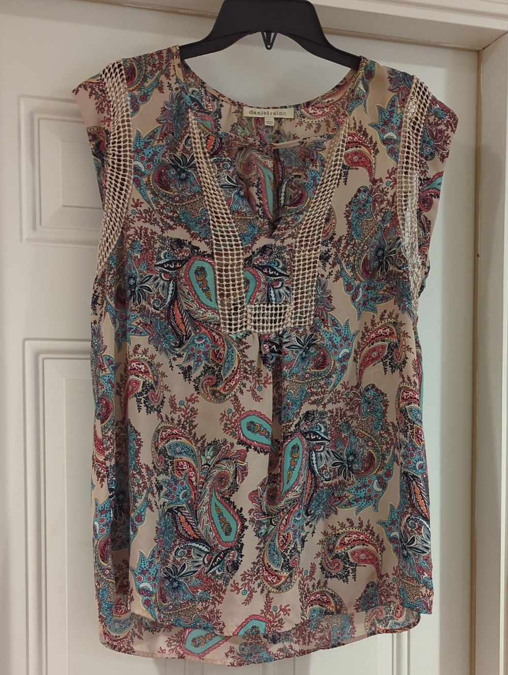 Daniel Rainn Cream Paisley Sleeveless Blouse with Teal Accents